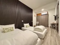 Happiness Hotels near Fengshan
