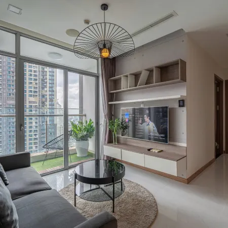 The Grand K-Vinhomes - Stunning Views & Premium Service Отели рядом с достопримечательностью «Куан-Бинь-Тхань»