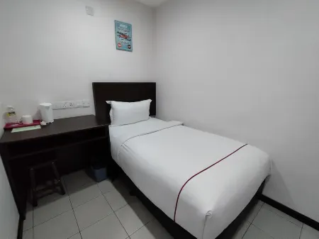 DCozy Hotel