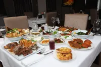 Riverside Garden Resort - breakfast