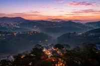 Signature The Valley Retreat, a brand of Modern Village Lifestyle