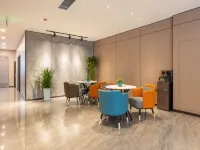 Rundong Hotel (Lanzhou Zhongchuan Airport Asia Pacific World Trade Center) Hotele w: Powiat Gaolan