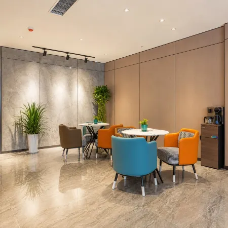 Rundong Hotel (Lanzhou Zhongchuan Airport Asia Pacific World Trade Center)