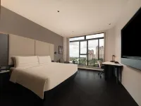 Datong South Railway Station Wanda Plaza Atour Hotel