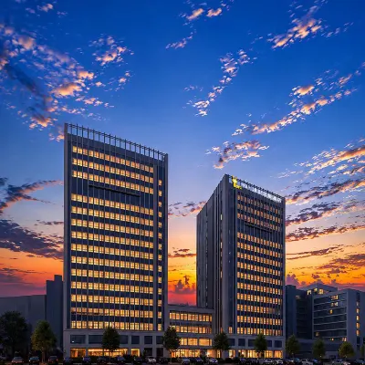 92 Walking In The Clouds Hotel Hotels near Jinzhai Cemetery of Revolutionary Martyrs