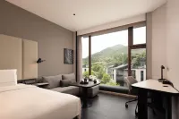 Jinhua Wuyi Gucheng Hushan Plaza Atour Hotel