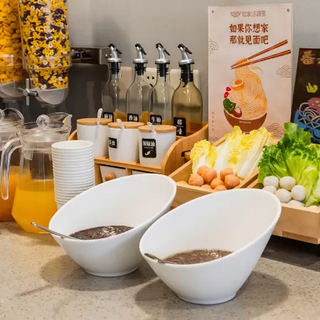 Homeinn Selected Hotel (Langfang Normal University)