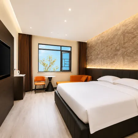 Bomani Hotel (Chongyang Xinda Pedestrian Street)