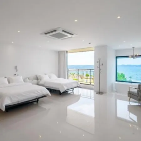 T Bay Hotel & Pool Villa