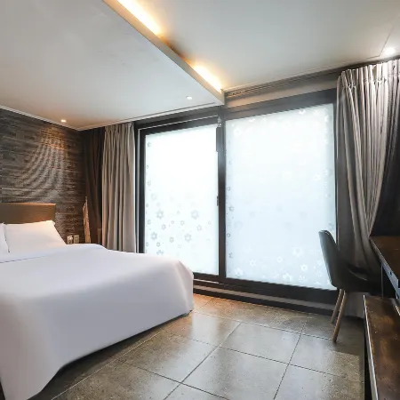 Velin Hotel