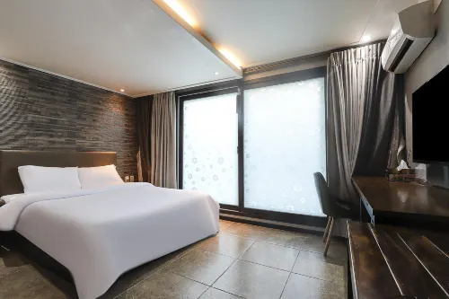 Velin Hotel - イン(INN)