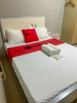 RedDoorz @ M Two Condotels Friendship Angeles City - Pet-friendly