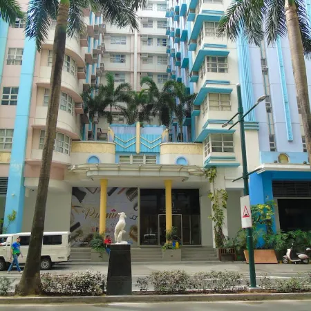 Vienna's Condotel 101 Newport Blvd