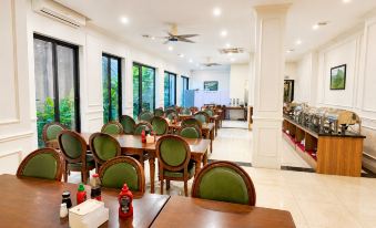 Paragon Noi Bai Hotel & Pool
