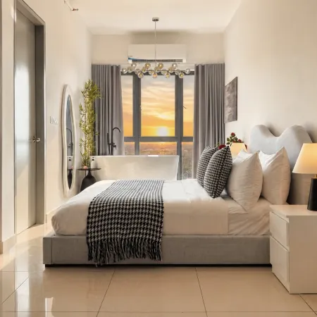 Core Soho Suite | Bathtub + Netflix | Near KLIA