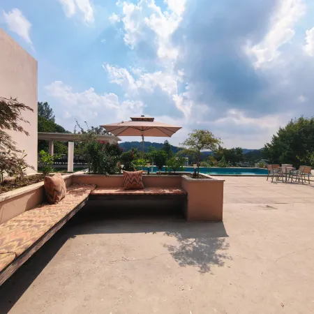 Lihuaxiang Wild Su Country Resort