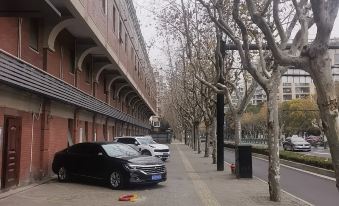 Hanting Hotel (Shanghai Longyang Road Subway Station)