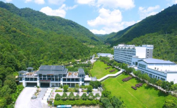 Xinfeng Utop Spring Primeval Forest Resorts