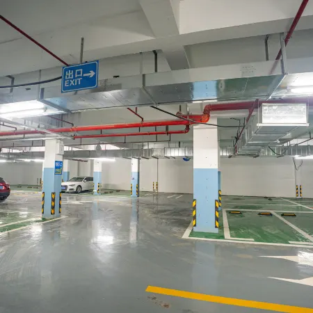 Four Seasons Hotel (Zhanjiang West High-speed Railway Station Center People's Hospital)