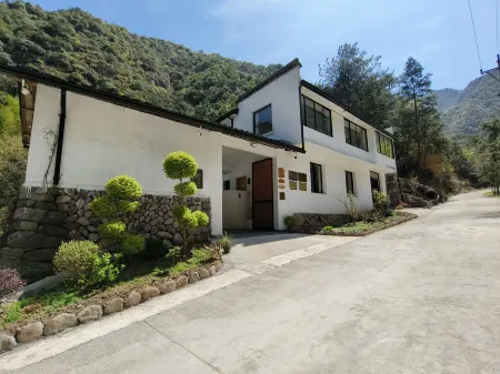 Wangchen Guesthouse Отели рядом с достопримечательностью «Shenlong Valley»