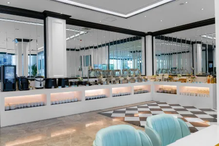 Xana Hotelle (Wuhai People's Square High Speed Railway Station) Отели в г. Ухай