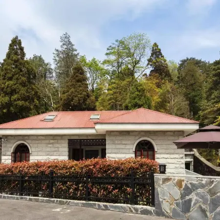 Lushan Zhihong Hotel (Meilu Store, Guling Street, Mount Lushan Scenic Zone)