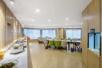 HEBE Xiyin Hotel (Loudi South Station)