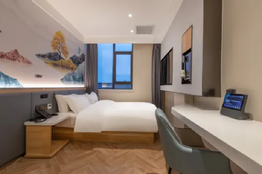 Pod Choice Hotel (Shanghai Fengxian Jinhui Business Plaza) Отели рядом с достопримечательностью «Auxiliary Wharf of Shuitou International Rock City»