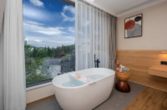 Qixiannv Homestay (Xiannv Mountain Shop)