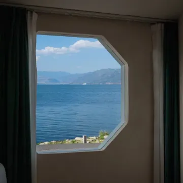 Free Loop Erhai Lake View Resort Hotel