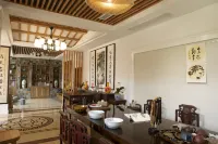 Swallow's Nest Swimming Pool Homestay