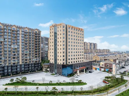 Vienna Hotel (Lianyungang Guannan Dongcheng Shoufu) Отели рядом с достопримечательностью «Er'langshen Culture Relics Park»