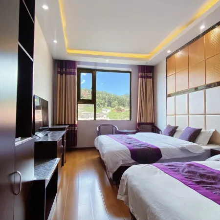 Langmusi Dingding Hotel