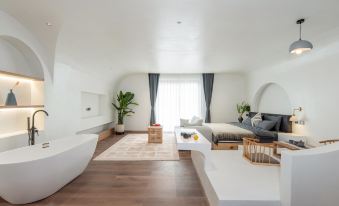 Shangri-La and stop · Not late designer homestay