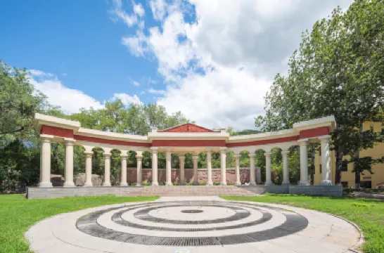 Beijing Jinyu Fengshan Hotspring Resort Hotels near The Ming Tombs