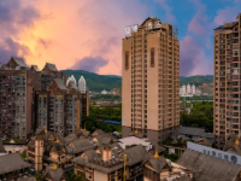 JAMES JOYCE Coffetel (Xishuangbanna Jinghong Splashing Water Plaza Riverside Night Market) Hotels near Jiangbian Night Market