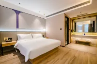 Starway Hotel (Kaifeng Lankao Station Sannong Vocational College) Отели рядом с достопримечательностью «Changhua Commercial and Trade Street»