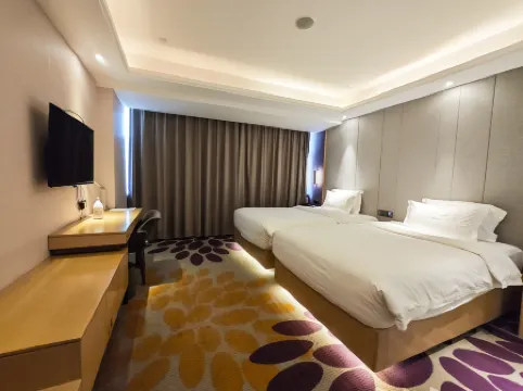 Yayi Light Luxury Hotel (Chifeng High-speed Railway Station)