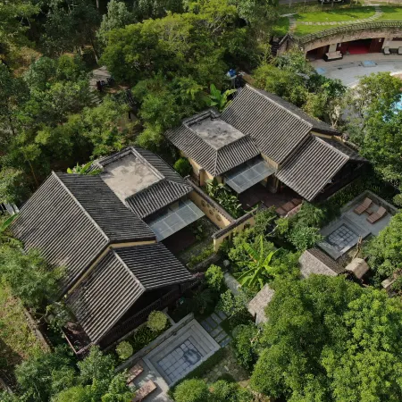 Guanglv. Bama Lake Narada Resort Hotel