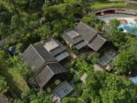 Guanglv. Bama Lake Narada Resort Hotel