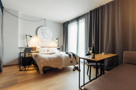 harry's home Zurich-Limmattal Отели рядом с достопримечательностью «Старый город Цюриха»