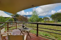 Himalaya Namjagbarwa Tented Hotel Hotel di Mainling
