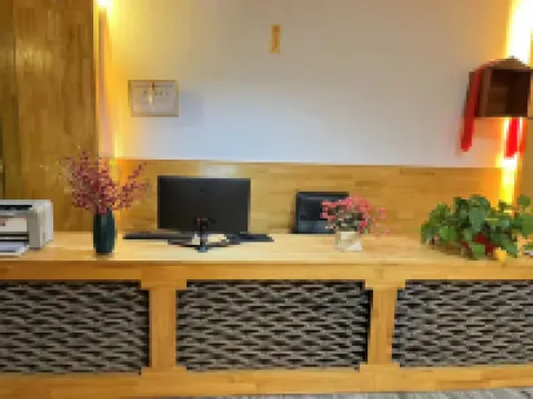 Juxianju Hotel (Fengyi Airport) Hotel berhampiran Dali Fengyi Airport