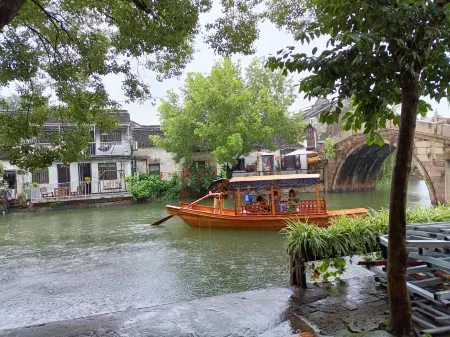 Nanzha Fuchang Bridge Family Vacation Homestay (Wuzhen Scenic Area Branch)