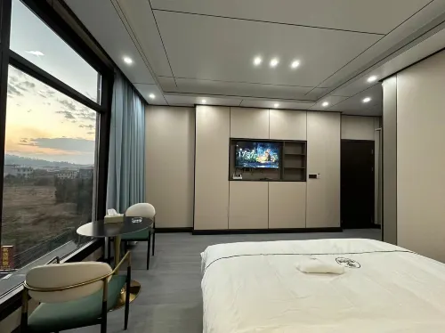Yizhang Yiliu Town Minglian Hot Spring B&B