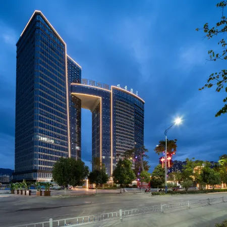 Baoshan Qinghua Seaview Hotel (Qinghua Building)