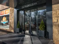 City Joy - Sports Center Tasmajdan โรงแรมใกล้โบสถ์เซนต์มาร์กออร์โธดอกซ์