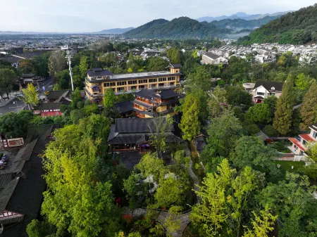 Qingcheng Mountain Samatha Yinmachuan Hot Spring Resort