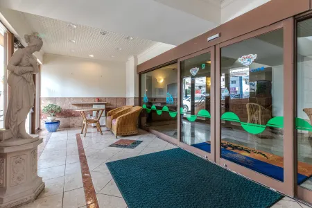 Onnason Prince Plage 1003 Отели рядом с достопримечательностью «National Institute of Information and Communications Technology Okinawa Electromagnetic Wave Technol»