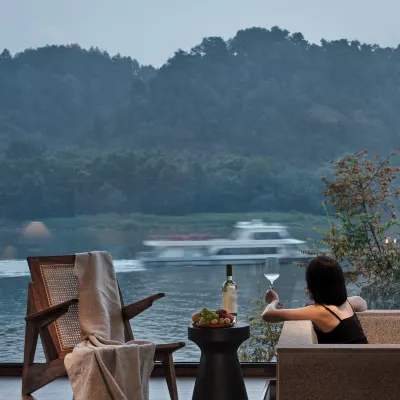 From a beautiful dream Hotel [ The most popular hotels for tourists] Hotels near Oriental Buddha Capital